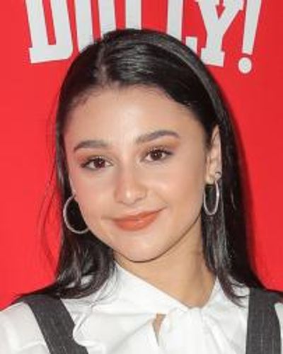 Issie Swickle Headshot