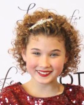 Lilly Mae Stewart Headshot