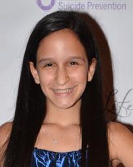 Isabel Wallach Headshot