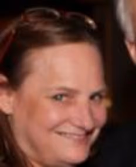 Holly Feirstein Headshot