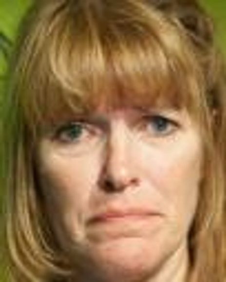 Leslie Caveny Headshot