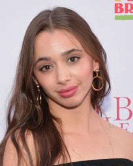 Emma Pfaeffle Headshot