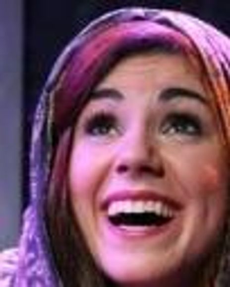 Amanda Minano Headshot