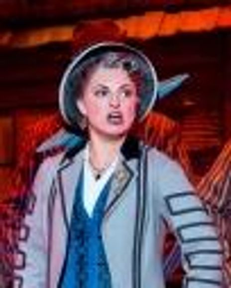 Stephanie Harter Headshot