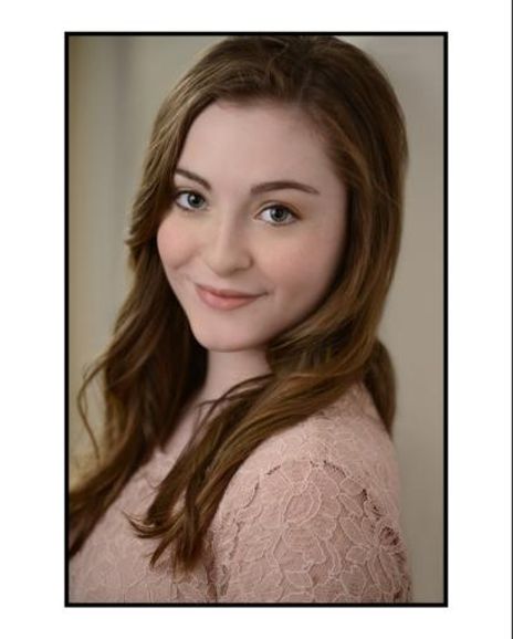 Julianna Zannikos Headshot