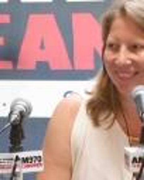 Kathleen Squires Headshot