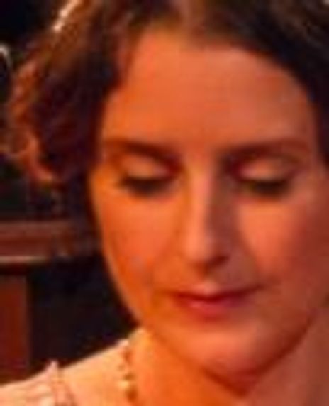 Sarah Hennessy Headshot