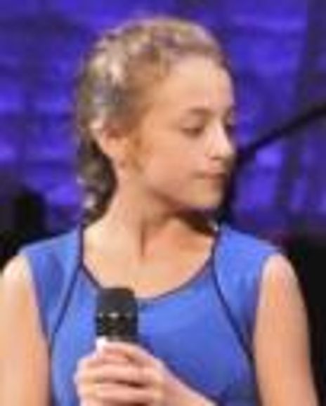 Madison Mullahey Headshot