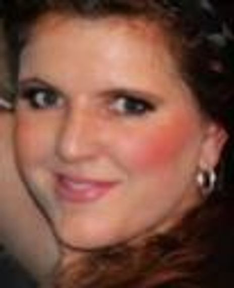 Amanda Arruda Headshot