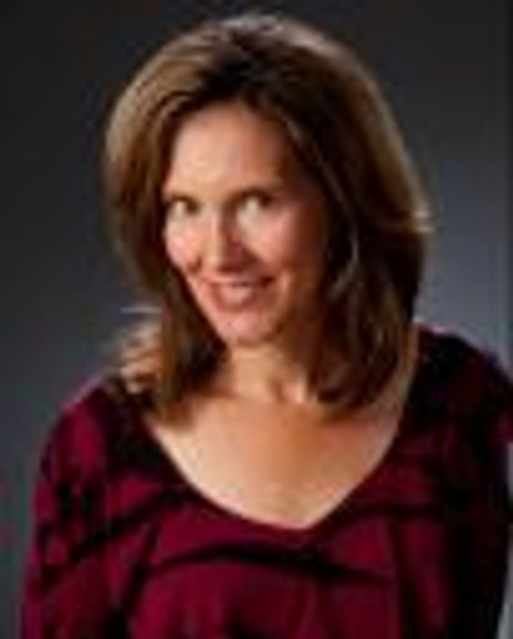 Elizabeth Searle Headshot