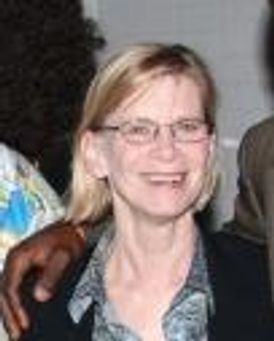 Carol Estey Headshot