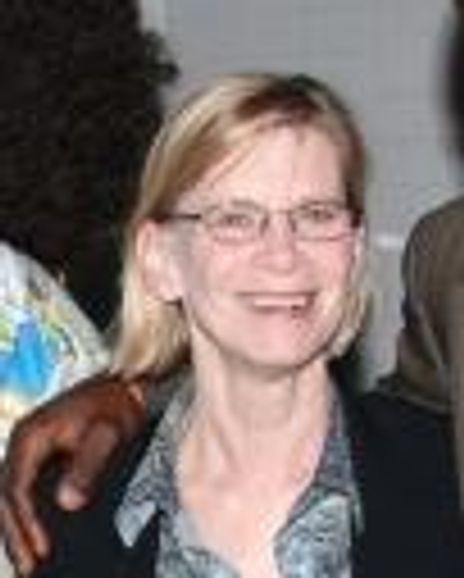 Carol Estey Headshot