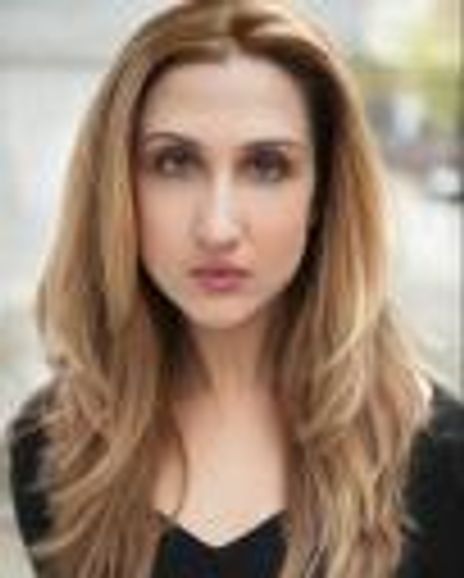 Katherine Elliot Headshot