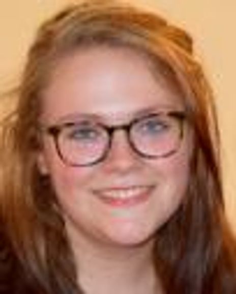 Lizzy Bryce Headshot