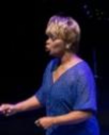 Yahdina U-Deen Headshot