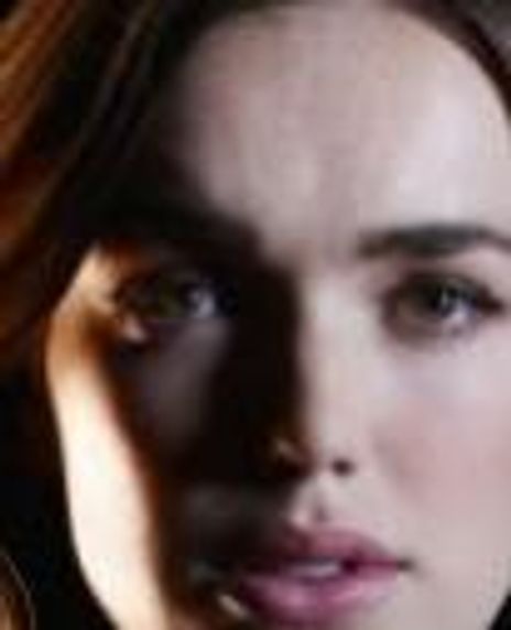 Elizabeth Henstridge Headshot