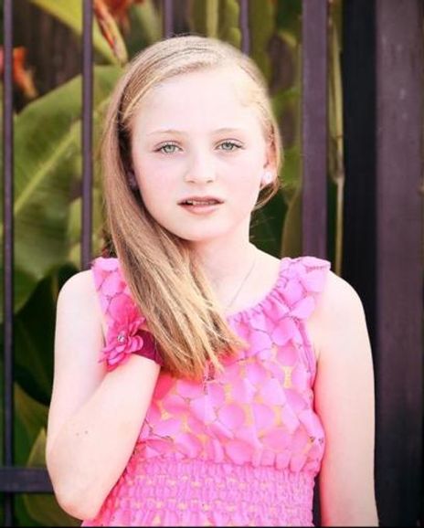 Abigail Rondey Headshot