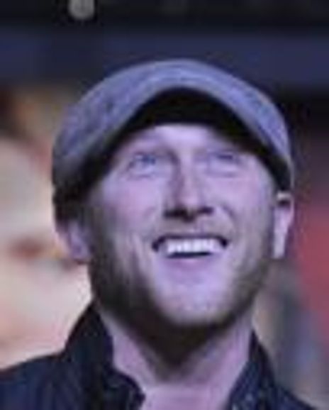 Cole Swindell Headshot