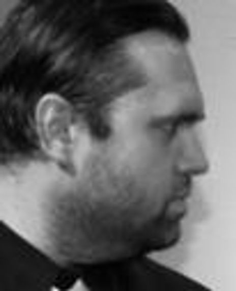 Steven Sarp Headshot