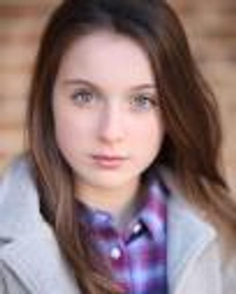 Ashley Lanzoni Headshot