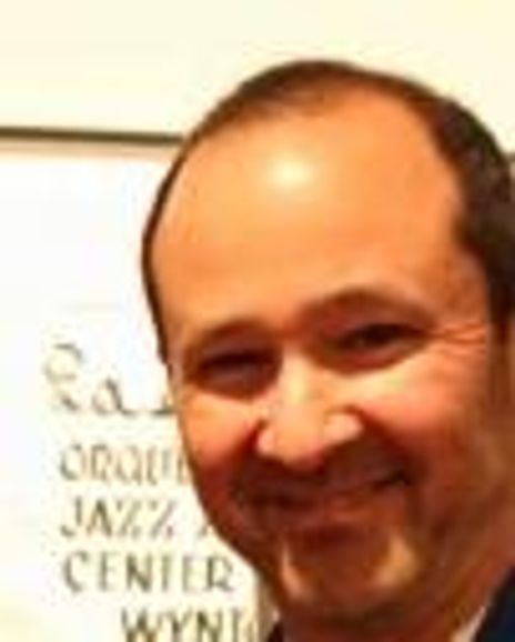 Stephen Lutvak Headshot