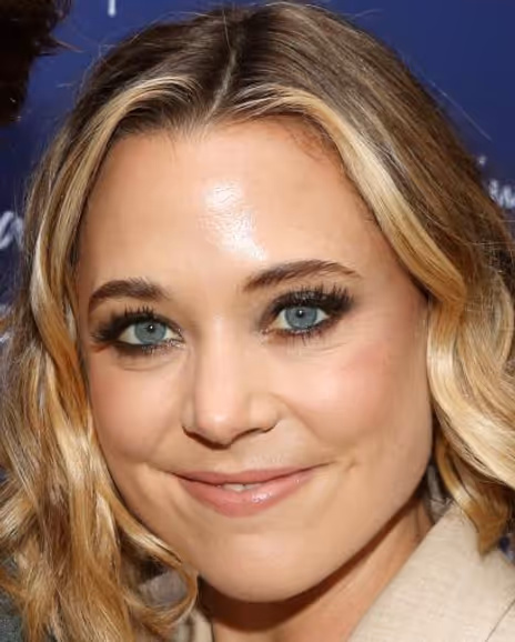 Erika Henningsen Headshot