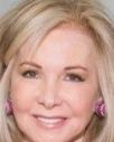 Hilary Geary Ross Headshot