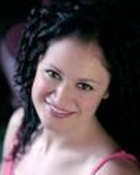 Lindsay Thomas Headshot