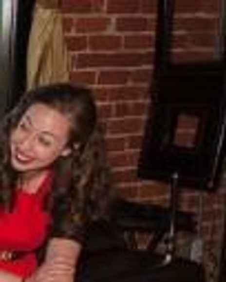 Alexandra Hartman Headshot