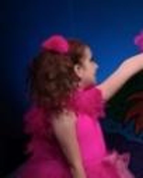 Phebe Barnett Headshot