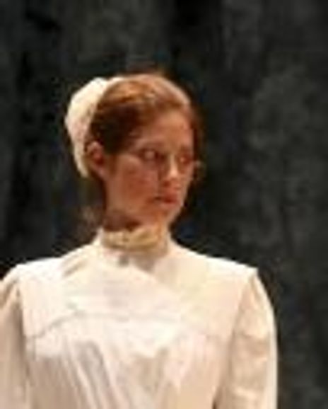 Lena Kaminsky Headshot