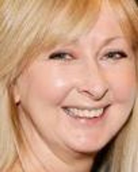 Leigh Evans Headshot