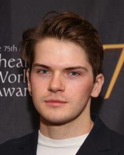 Colton Ryan Headshot