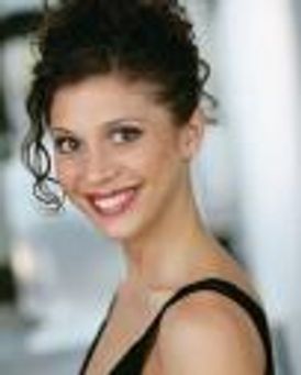 Caitlin Abraham Headshot