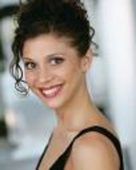 Caitlin Abraham Headshot