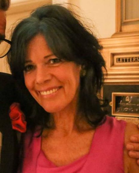 Mara Hennessey Headshot