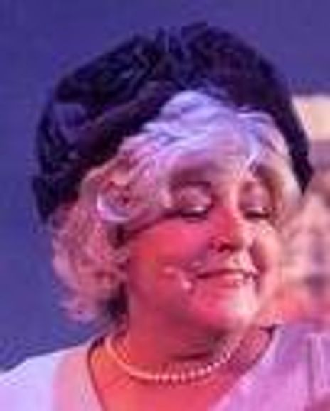 Helen Holliday Headshot