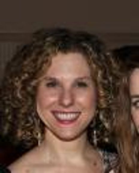 Elena Heyman Headshot