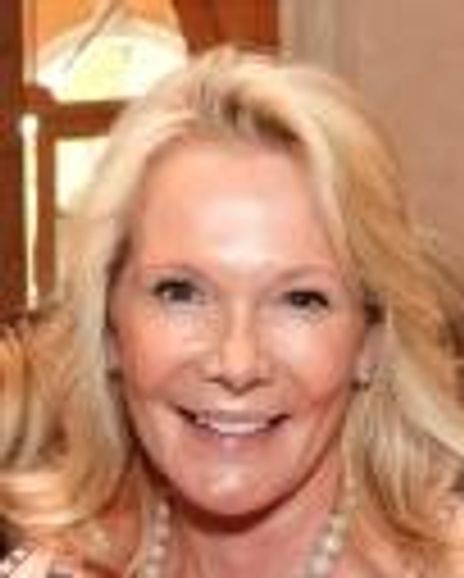 Caroline Toms Headshot