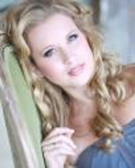 Ashley Fox Linton Headshot