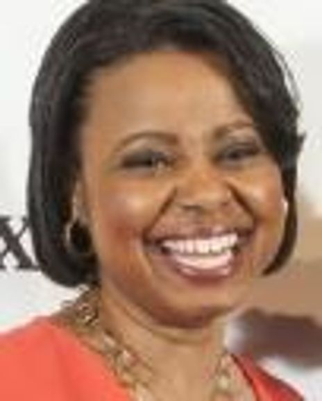 Tracie Strahan Headshot