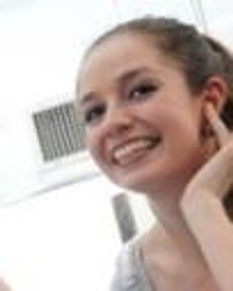 Daniella Mia Diniz Headshot