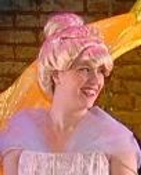 Allie Eibler Headshot