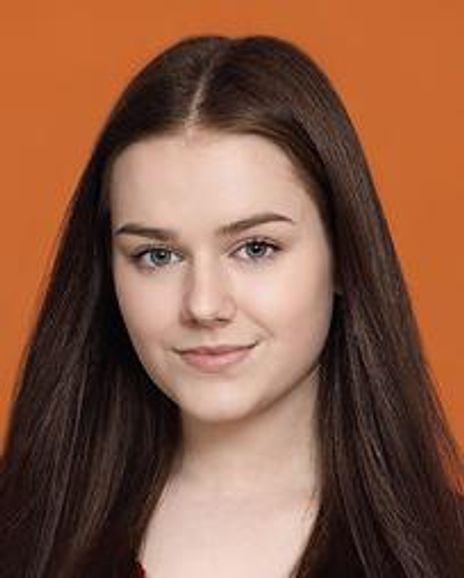 Madeline Hotham Headshot