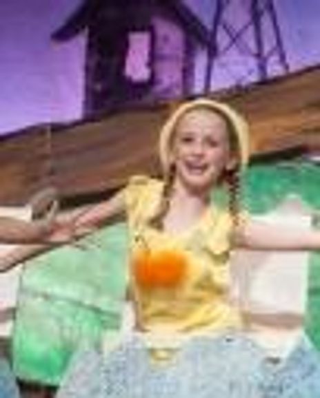 Reliey Macicek Headshot