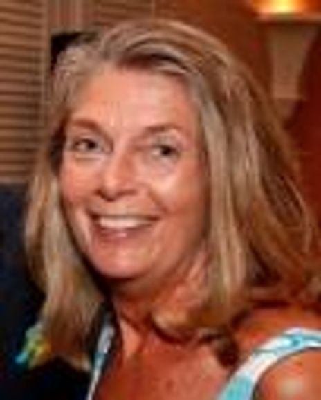 Rebecca Finn Headshot