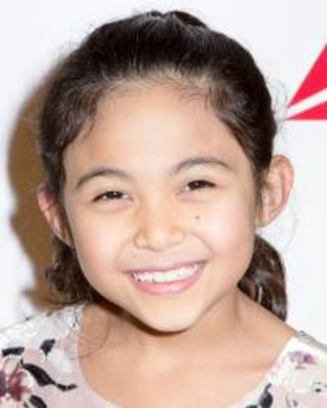 Adriana Braganza Headshot