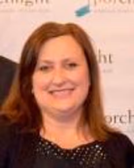 Linda Madonia Headshot