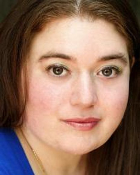 Robin Carus Headshot