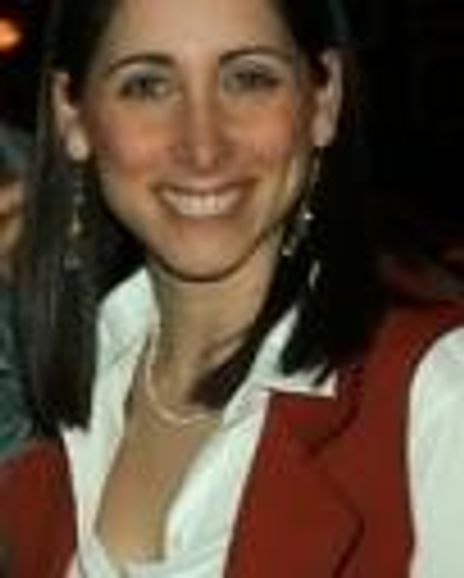 Betsy Shuler Headshot